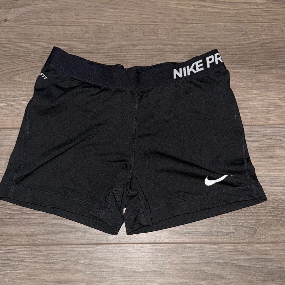 Black Nike Pro spandex shorts size Large